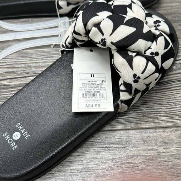 Women's Andrea Sandals Black - Shade & Shore - Picture 5 of 5